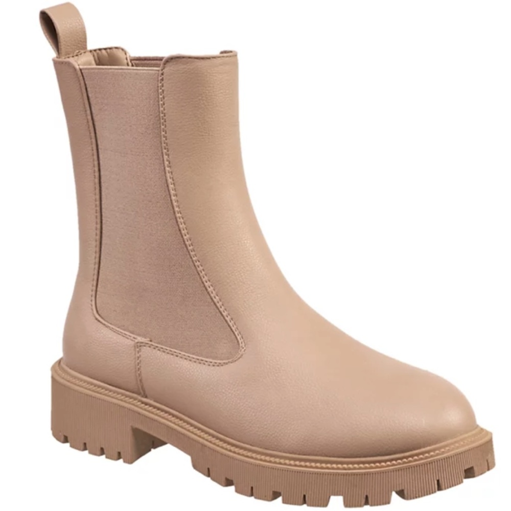 French Connection Reyeh Lug Sole Boots (Chelsea Boots) in Taupe